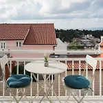 Walk To The Beach From A Cool And Modern Apartment